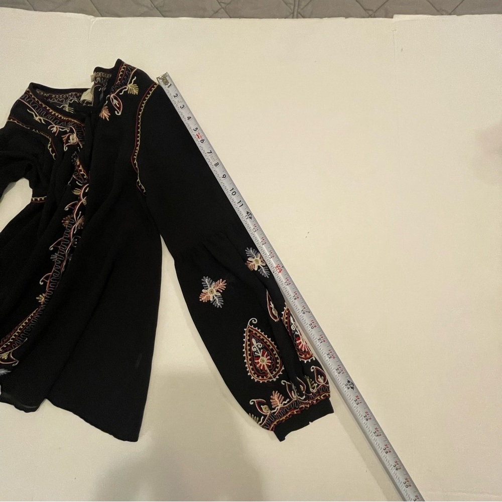 Love Sam Black Embroidered Blouse, size XS. No tag for material. Pre-owned. - Picture 10 of 11